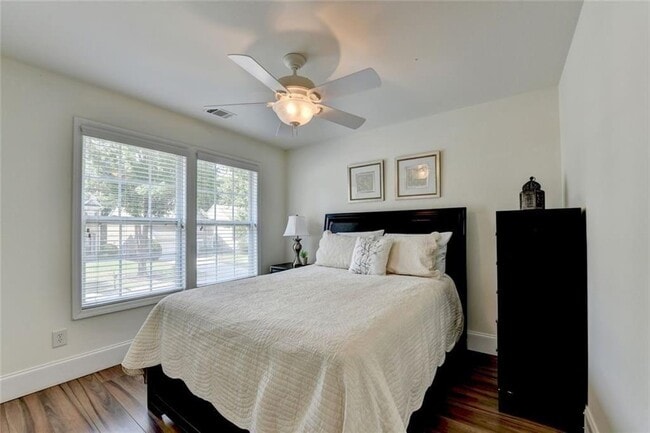 Building Photo - 335 Pintail Ct