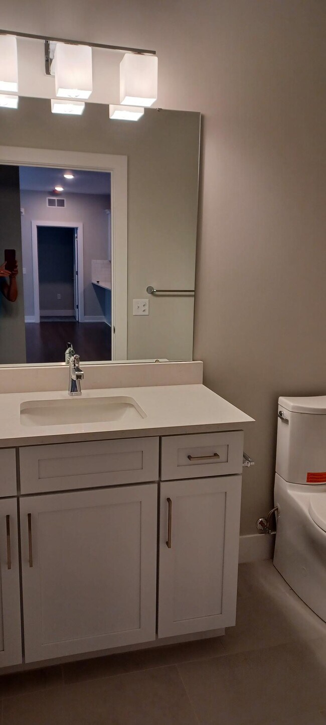 GUEST BATHROOM - 441 S Ashley St