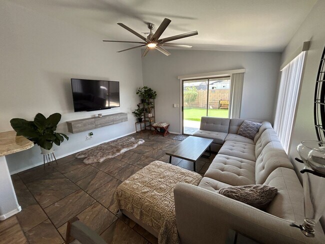 Building Photo - 16732 N 160th Ave