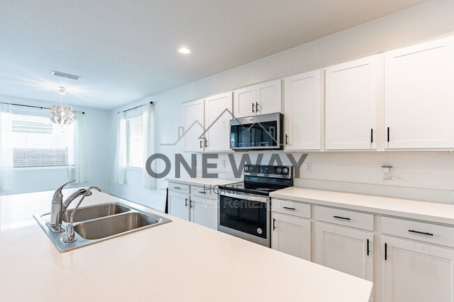 Building Photo - 9258 E Static Ave