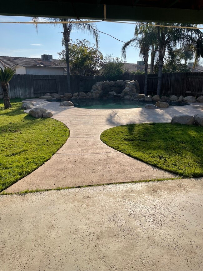 Building Photo - 4623 Kaytlain Ave