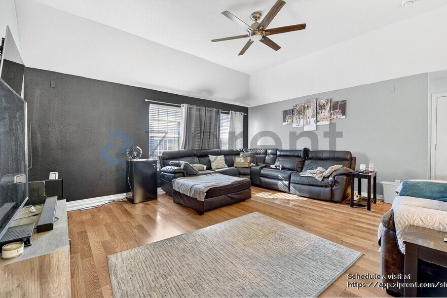 Building Photo - 6501 Amesbury Ln