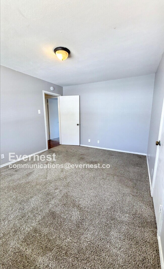 Building Photo - 5025 Cedar Springs Rd
