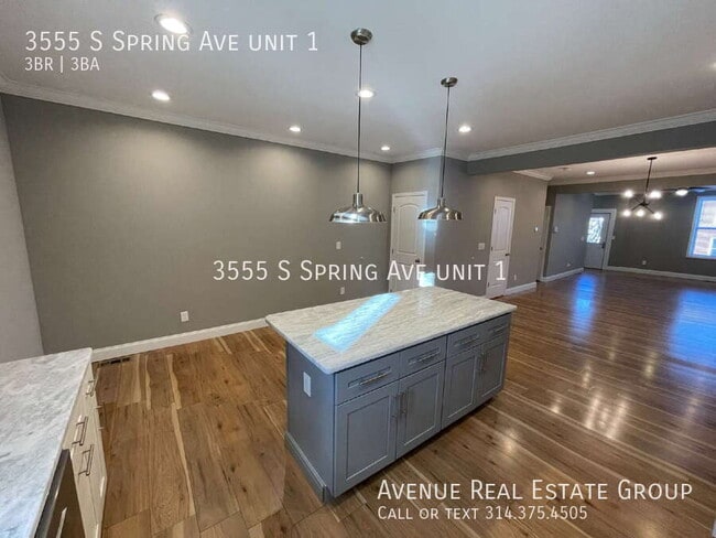 Building Photo - 3555 S Spring Ave