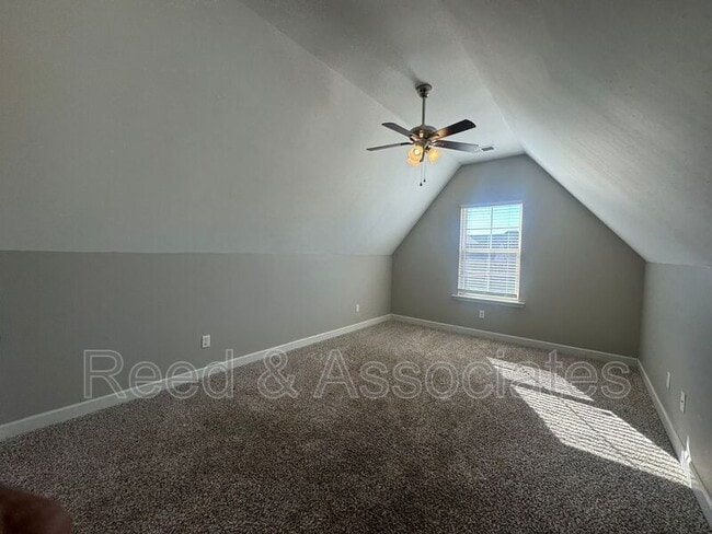 Building Photo - 1369 Switzer Dr