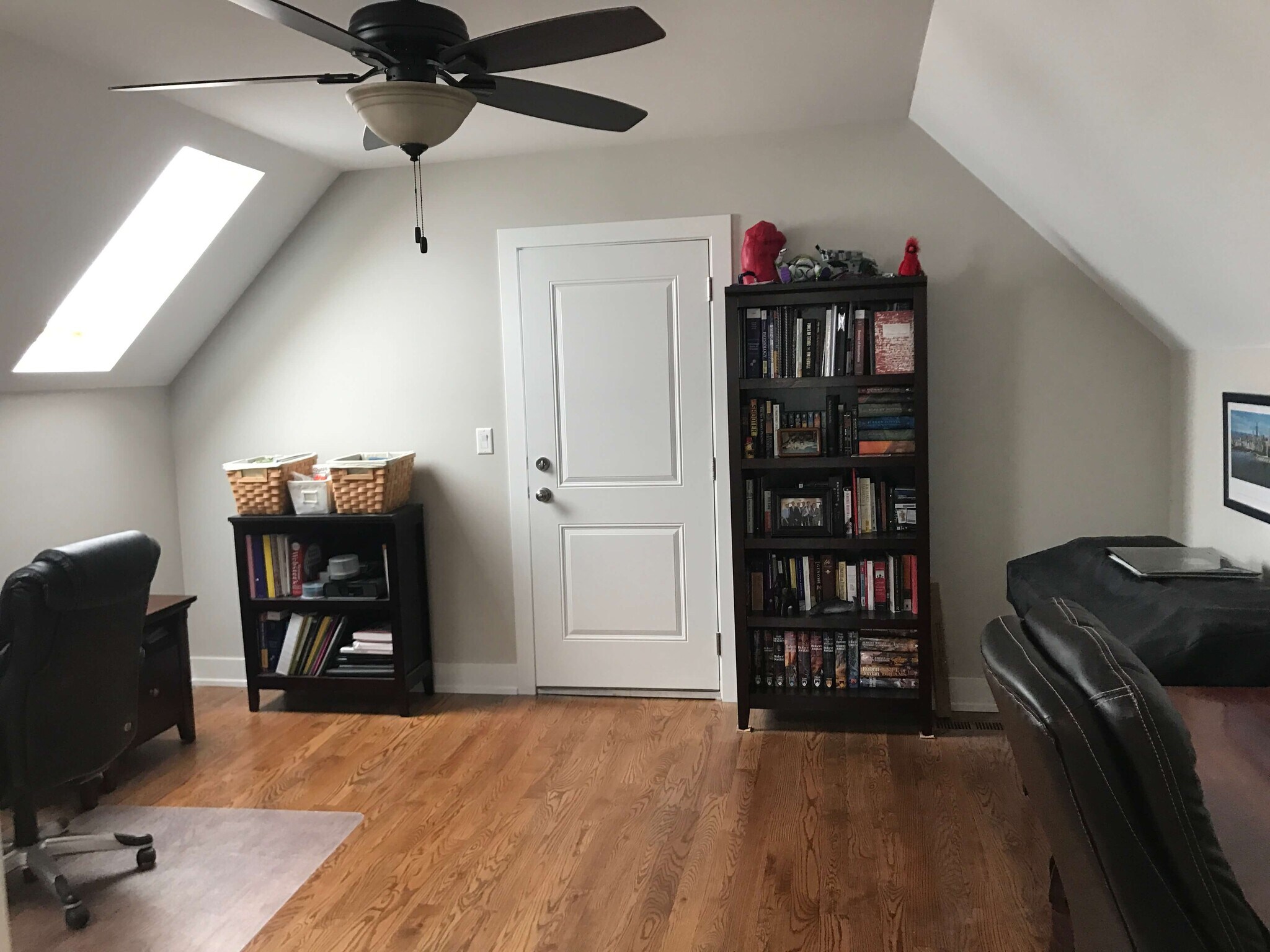 Building Photo - 3054 N Avers Ave