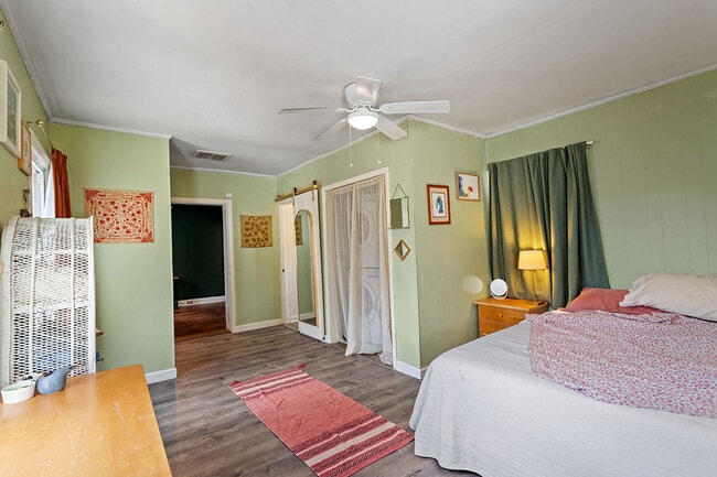 Building Photo - 113 Higbee St