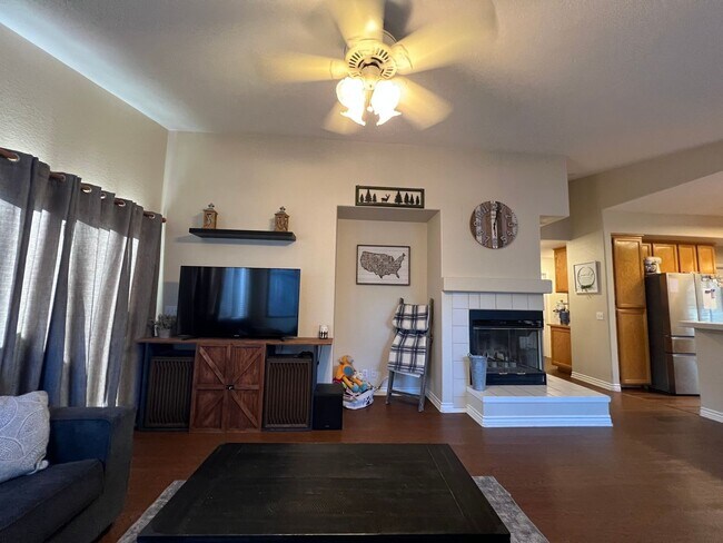 Building Photo - 3 Bedroom - Heart of Roseville