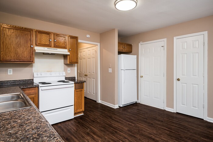 Building Photo - 951 Grass Hollow Ct