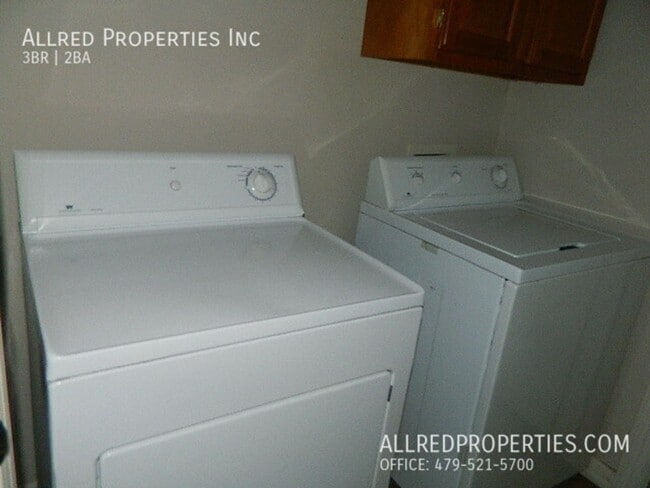 Building Photo - Gorgeous Single Family Home in West Fayetteville!