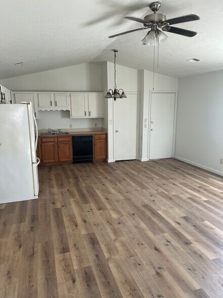 Building Photo - 5120 Virginia Dr