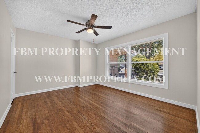 Building Photo - 2358 Norwood Dr