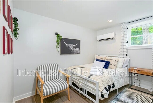 Building Photo - 840 Lemont Dr