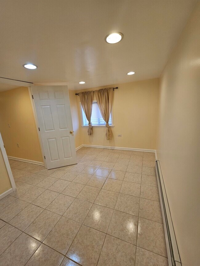 Building Photo - 122 Eckel Rd