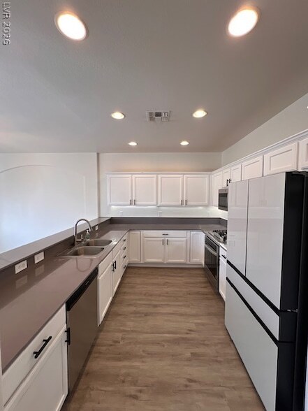 Building Photo - 801 Dana Hills Ct