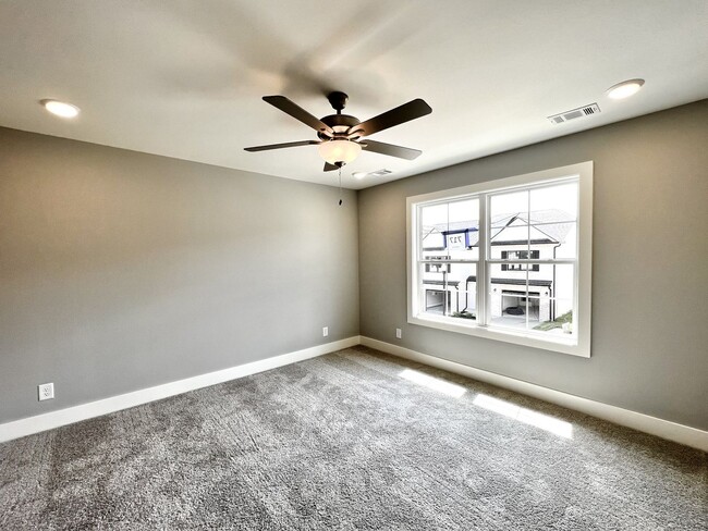 Building Photo - LUXURIOUS TOWNHOME ON THE WEST SIDE OF LEB...