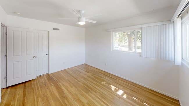 Building Photo - HUGE House!! CLOSEST to Campus! (Lease out, pending signatures. Check back in a few days!)