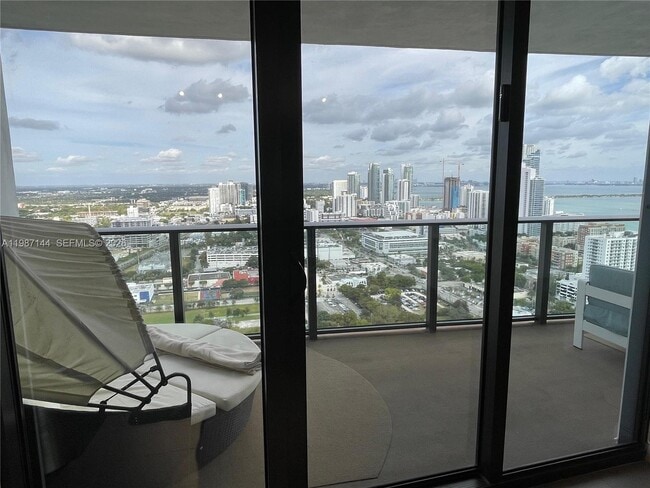 Building Photo - 1600 NE 1st Ave