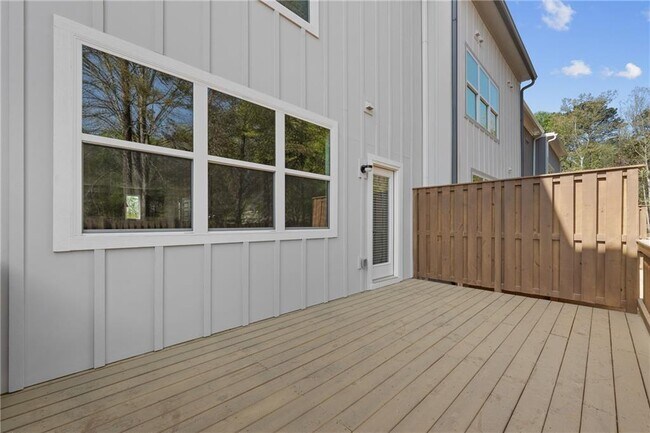 Building Photo - 3575 Overlook Rd NW