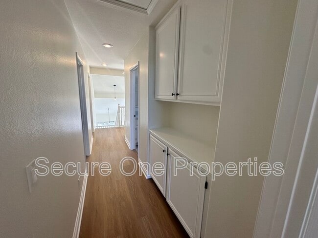 Building Photo - 1740 Amarelle St