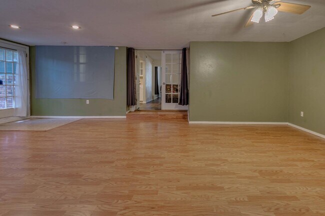 Building Photo - 4060 NW 60th St