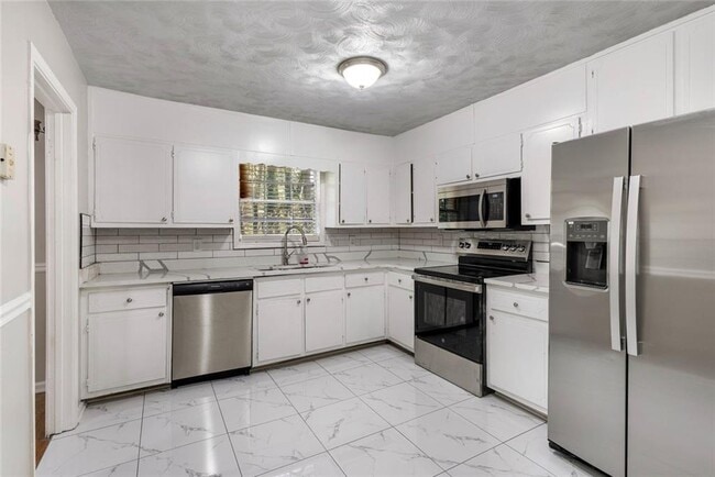 Building Photo - 1246 Elgin Way