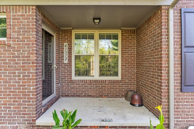 Building Photo - 41312 Maplewood Drive
