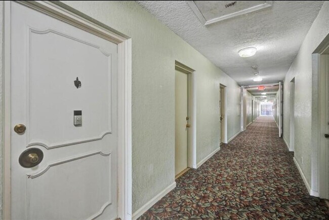 Building Photo - 6750 NE 21st Rd