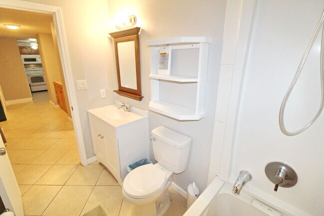 Building Photo - Rare 3-Bedroom, 2-Bath Condo in Sunny Sout...