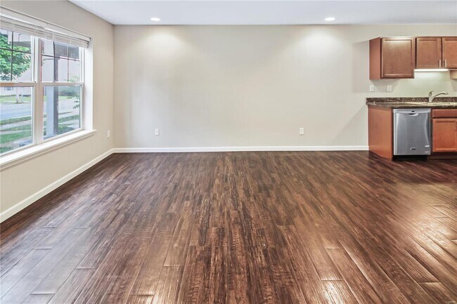Building Photo - 156 McMenamy Rd