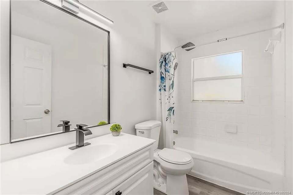 Building Photo - 7492 SW 40th Ter