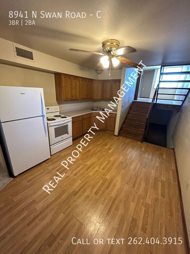 Primary Photo - 8941 N Swan Rd