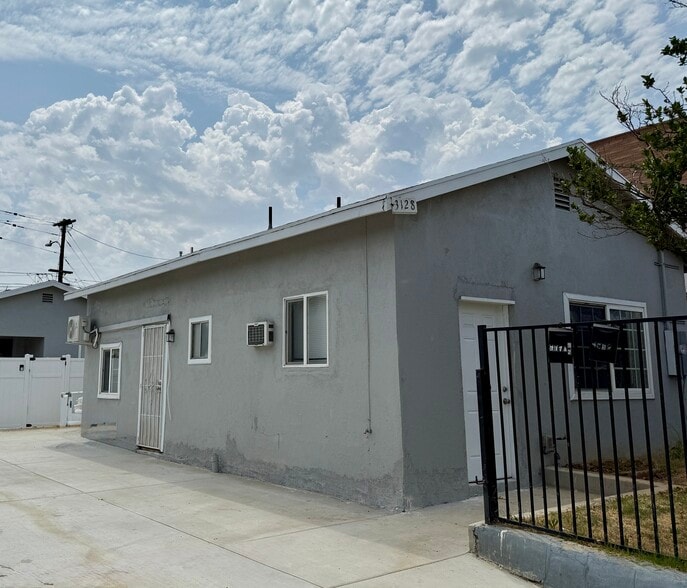 Building Photo - 3128 E 1st St
