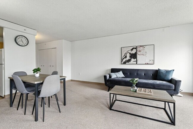 Building Photo - 1711 Bellevue Ave