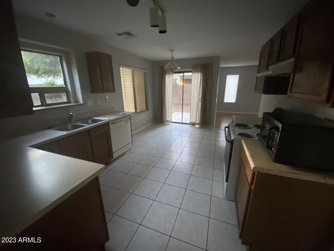 Building Photo - 1248 N 161st Ave