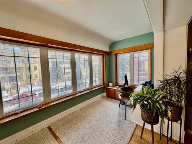 Building Photo - 4 bedroom in CHICAGO IL 60660