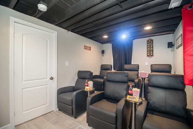 Building Photo - 5539-47 W Archer Ave