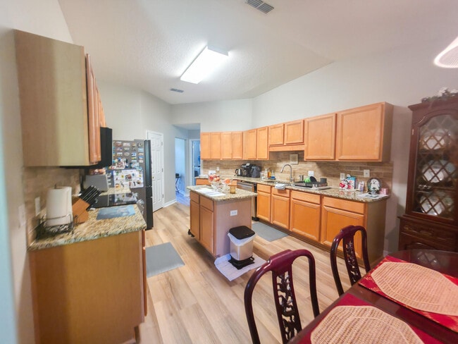 Building Photo - 7399 Broadmoor St