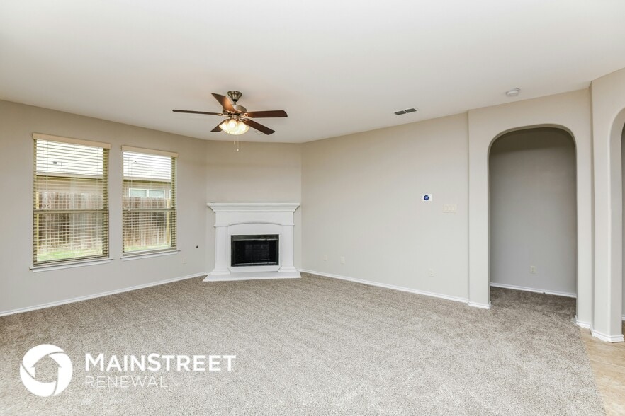 Building Photo - 2921 Cedar Ridge Ln