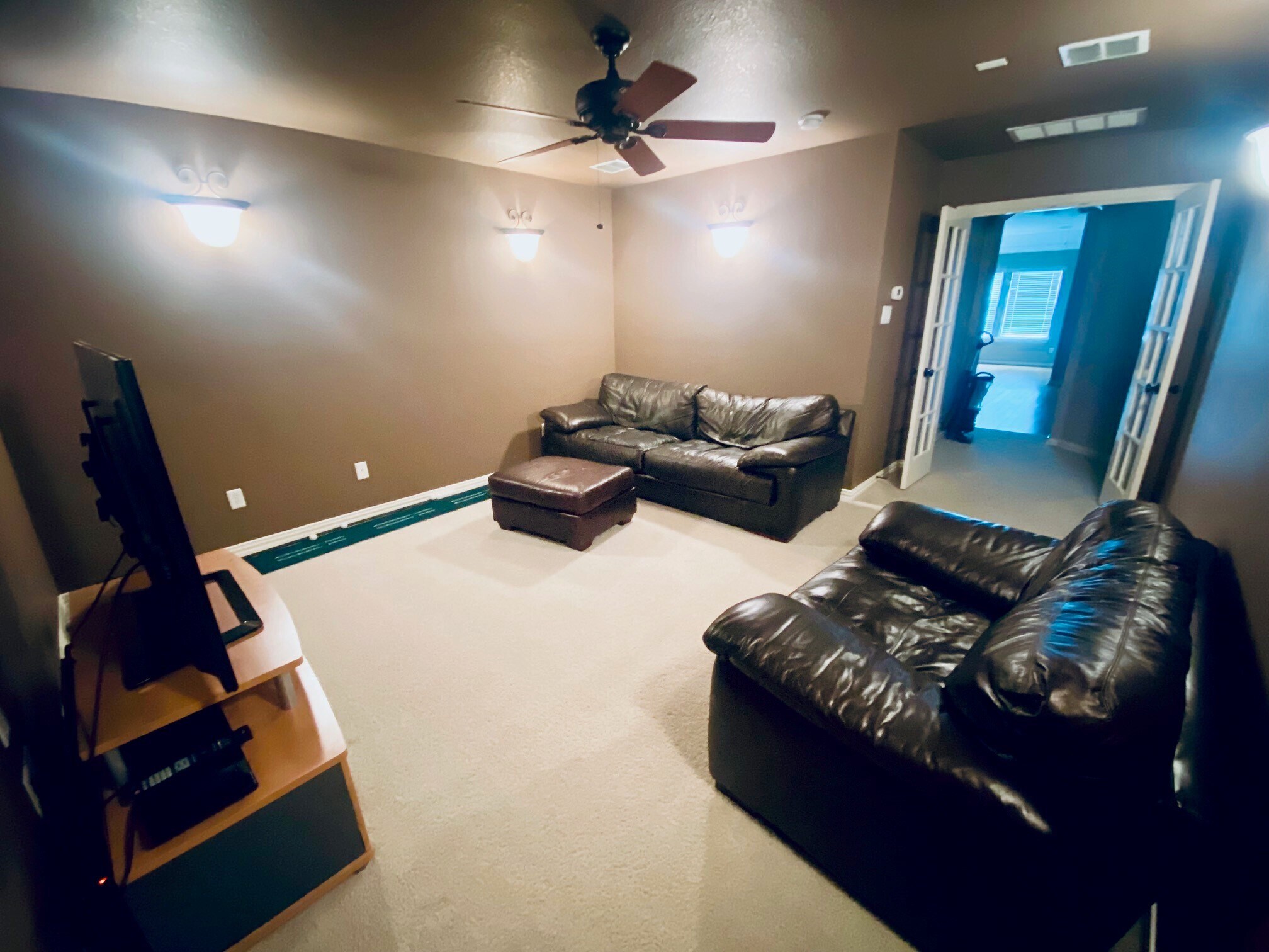 Building Photo - 408 Rosemont Ln
