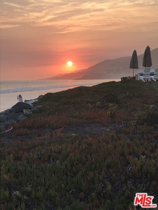 Building Photo - 30838 Broad Beach Rd