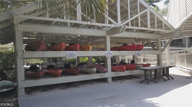 Building Photo - 3210 Cottonwood Bend