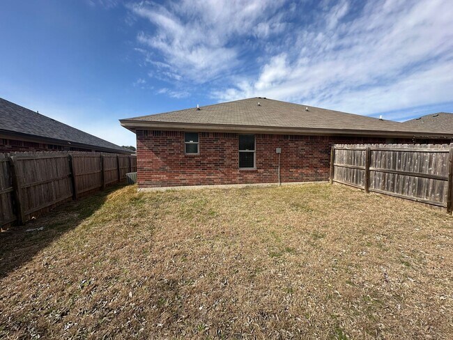 Building Photo - AVAILABLE End of May; APPLY TODAY ON OUR WEBSITE!!!