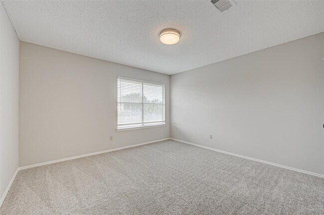 Building Photo - 2230 Bent River Dr
