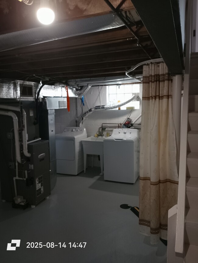 Building Photo - 5115 Daube Dr