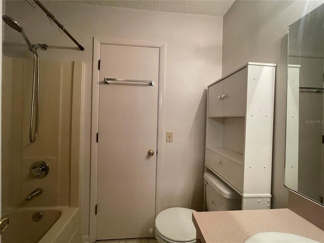 Building Photo - 607 Whispering Pines Blvd