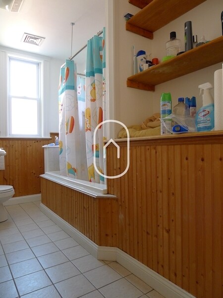 Building Photo - 12 Hillside St