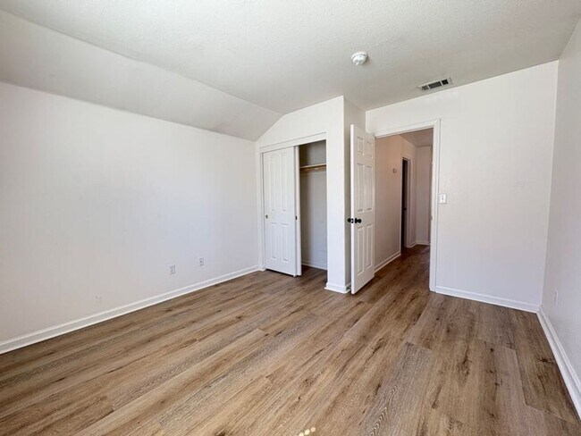 Building Photo - Beautiful 3 Bedroom Home in Spanos East Ga...