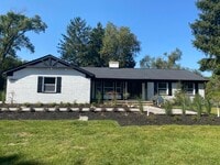Building Photo - 18661 Laurel Dr