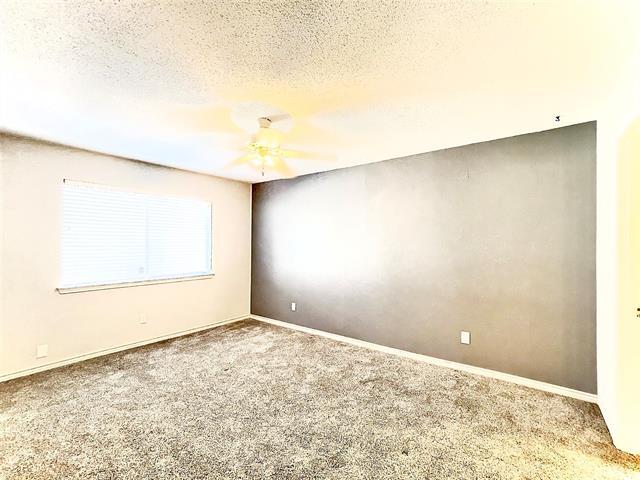 Building Photo - 3119 Lakeside Dr